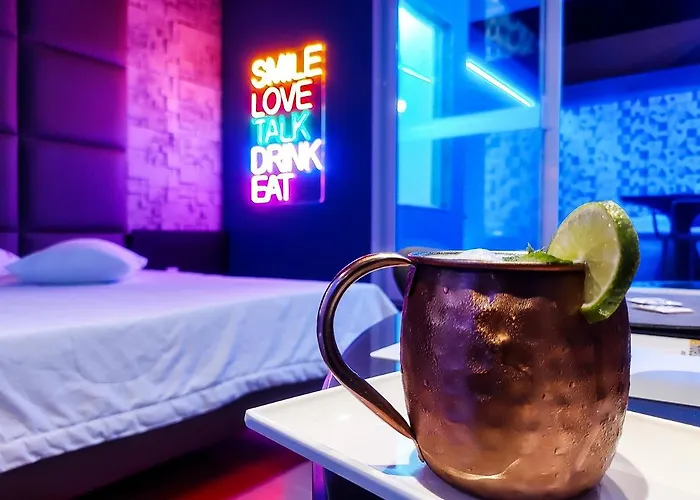Motel Belle (Adults Only)